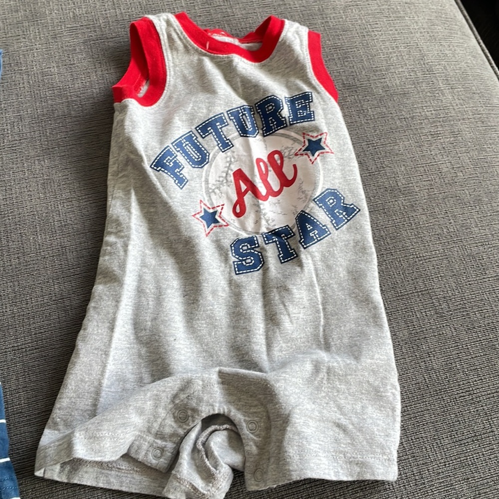 Two Shorts onesies - Picture 3 of 3